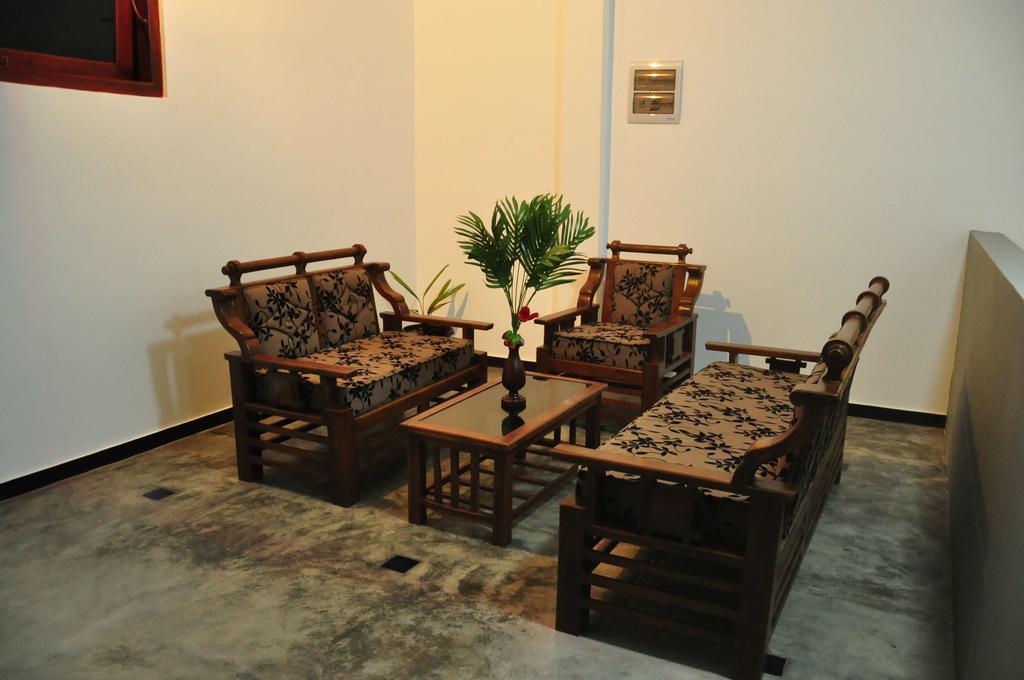 Asantha Guest House Унаватуна Екстериор снимка