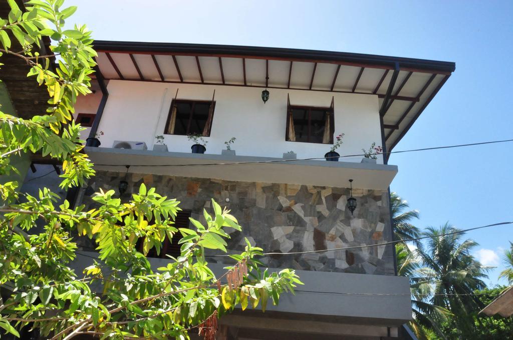 Asantha Guest House Унаватуна Екстериор снимка