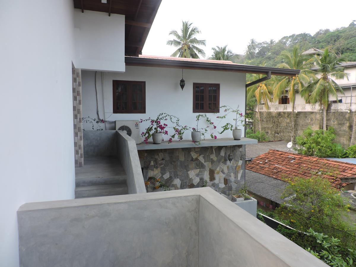 Asantha Guest House Унаватуна Екстериор снимка