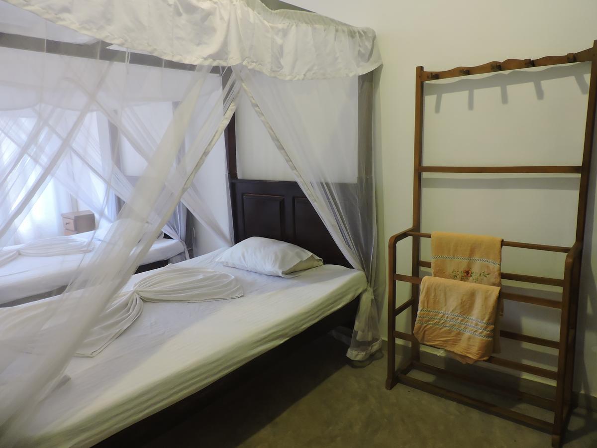 Asantha Guest House Унаватуна Екстериор снимка
